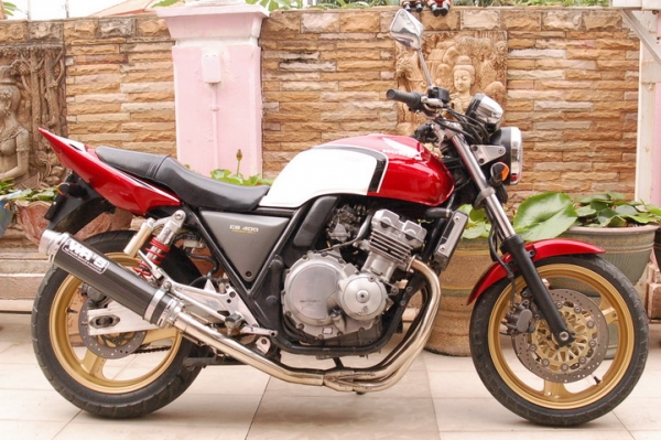 CB400 แดงขาว ทะเบียนแท้โอนขนส่ง ท่อสูตรยกชุด WR'S สภาพสวยๆช้าอดนะครับ