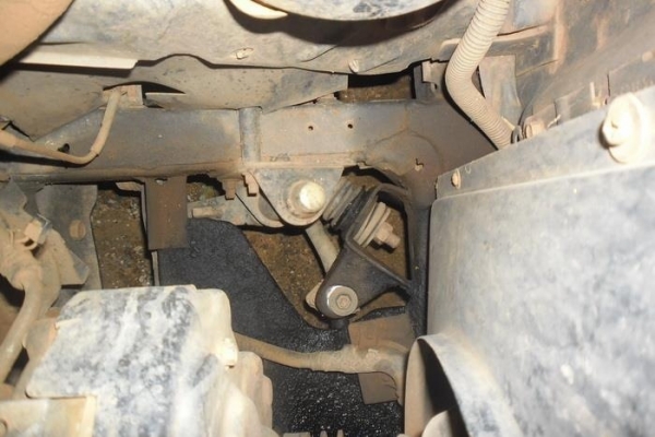 ISUZU TFR มังกรทอง SPARK EX 2.5 MT ปี 39 เครื่อง 90 HP เครื่องแน่นดีแรงดีไม่เยิ้ม ภายในเก๋งคอนโซลสวยครบ แอร์เย็น กระบะปูพื้นยางลายเนอร์ ช่วงล่างคัชซีสวยมากๆครับไม่มีผุไม่มีดาม ยางสภาพดี 4 เส้นประมาณ 70\% เอกสารเล่มทะเบียนครบพร้อมโอนครับ