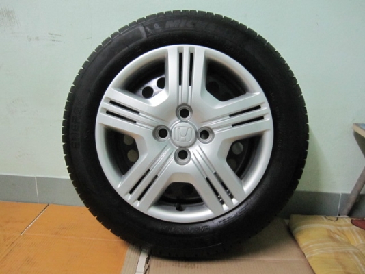 ขายยางพร้อมกะทะและฝาครอบรถ City ป้ายแดง ขนาด 175/65R15 ยางปลายปี 12