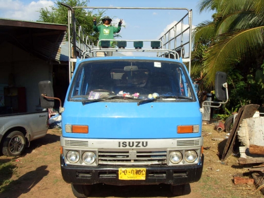 ขายด่วน..ISUZU-TL100.ฝาดำ