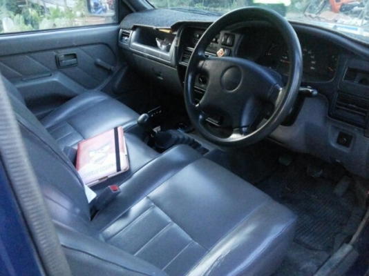 ISUZU ดราก้อน ปี01 สวยเดิมๆ วิ่ง 1.4 แสน ตู้ทึบอย่างดี