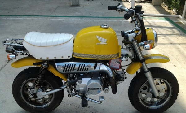 ขาย2คันครับกอลิล่า+dio af18ขาย20000สนใจ0853647170