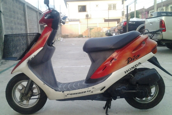 ขาย2คันครับกอลิล่า+dio af18ขาย20000สนใจ0853647170