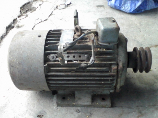 ขายมอมอเตอร์ 5 แรง 3 แรงของจีนไฟ220vใช้ได้ปกติ ขายมอมอเตอร์ 5 แรง 3 แรงของจีนไฟ220vใช้ได้ปกติ