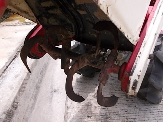 รหัส:13001149รถพรวนดินเดินตามเครื่องKF340-127341เบนชิน(3.5ps)มีชุดพรวนดินมีกว้าง35cm.www.nihonmono.com