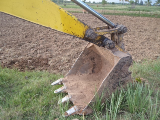 ขายรถแม็กโค สภาพดีพร้อมใช้งานคับ