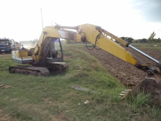 ขายรถแม็กโค สภาพดีพร้อมใช้งานคับ