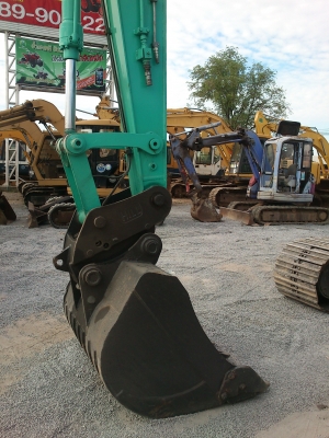 ขายรถขุดใหญ่ KOBELCO 135 SR ขายรถขุดใหญ่ KOBELCO 135 SR