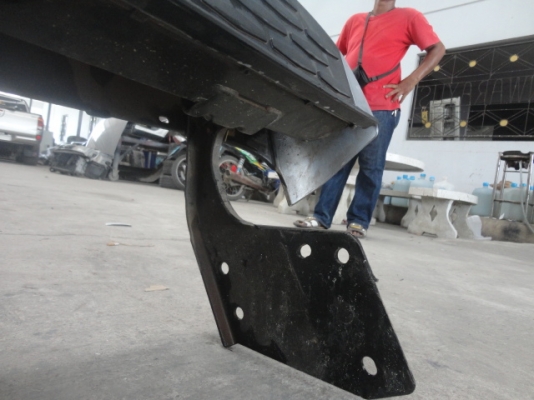 ขายกันชนหลัง D-MAX พร้อมขา+โครงกันชน