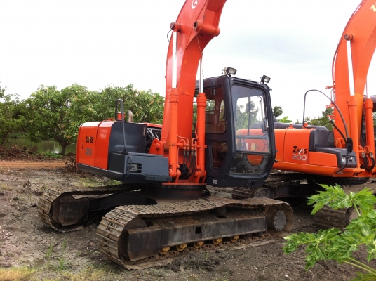 ขายด่วน HITACHI EX 120-2  เก่านอกยังไม่เคยใช้งานในไทย  สภาพสวย เครื่องปั้มดี ไฟฟ้าครบจ้า