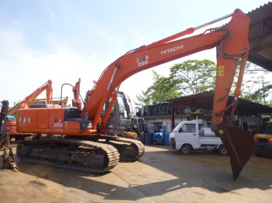 ขายด่วน HITACHI ZX 200-1  นำเข้าเองจากญี่ปุ่นสภาพสวยยังไม่ผ่านการใช้งานในไทย เครื่องปั้มดี ไฟฟ้าครบ