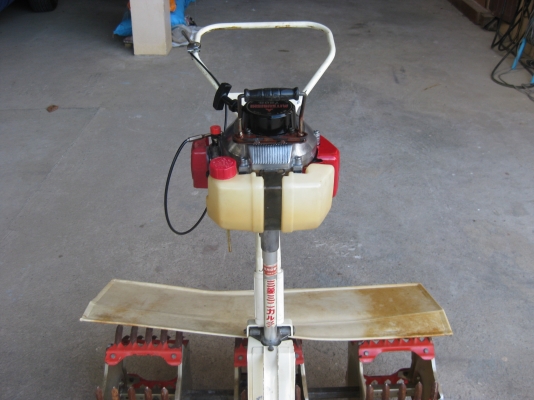 เครื่องพรวนหญ้าในร่องข้าว