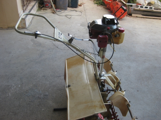 เครื่องพรวนหญ้าในร่องข้าว