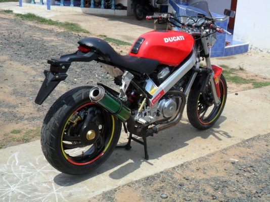 ปรับราคาคว่น//เพิ่มรูปแต่งจบแล้ว HONDA BROS แต่งดูคาติ แนวสตั้นสวย สวย ขาย 55000 ปรับราคาคว่น//เพิ่มรูปแต่งจบแล้ว HONDA BROS แต่งดูคาติ แนวสตั้นสวย สวย ขาย 55000