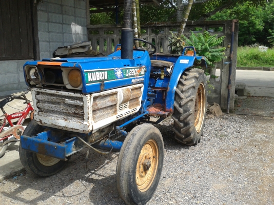 ขายรถไถkubota L2202    เพลาเดียว 22แรง เครื่องดีไม่ต้องเผาหัว เกียร์ดี