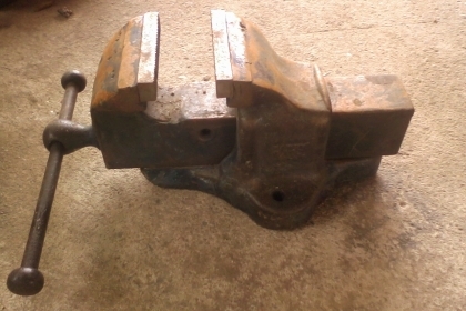 ปากกาจับชิ้นงาน 5 นิ้วของนอกสภาพเดิมๆปากสวยครับไม่คอนครับพร้อมใช้งาน ของนอกครับไม่ใช่จีนแน่นอนเหล็กดีครับสวยๆครับคุ้ม