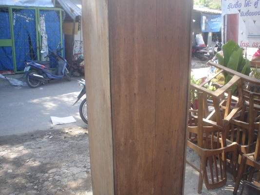 งานไม้สัก  ตู้โบราณ  ละเอียดฝีมือ   สภาพถือว่า OK มากๆๆ