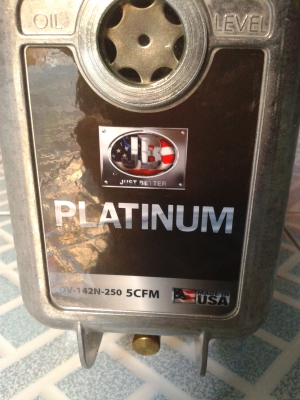 ขายปั้มดูดอากาศเติมน้ำยาแอร์(ลดราคาแล้วครับ)