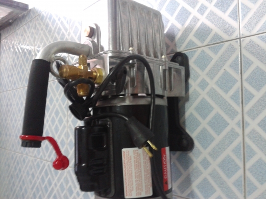 ขายปั้มดูดอากาศเติมน้ำยาแอร์(ลดราคาแล้วครับ)