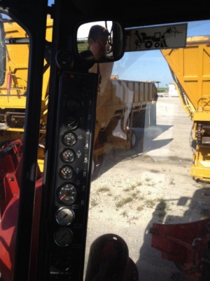 ขายรถตัดอ้อยมือสอง ออสทอฟ ปี2003 ล้อแทรค คันที่1