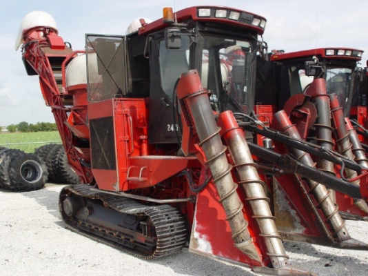 ขายรถตัดอ้อยมือสอง ออสทอฟ ปี2003 นำเข้าจากอเมริกา คันที่2