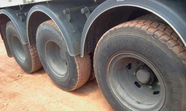 NISSAN DIESEL หัวเปลี่ยน เครื่องเปลี่ยน  ขายพร้อมหางสามเพลาค่ะ