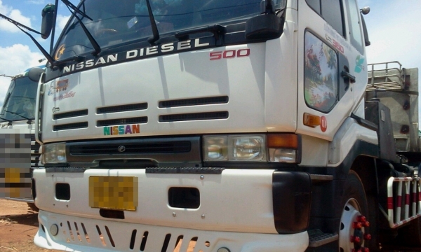 NISSAN DIESEL หัวเปลี่ยน เครื่องเปลี่ยน  ขายพร้อมหางสามเพลาค่ะ
