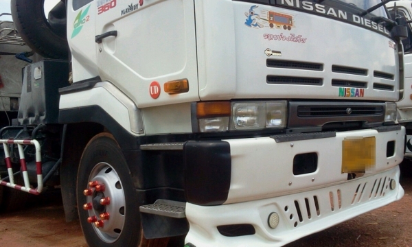 NISSAN DIESEL หัวเปลี่ยน เครื่องเปลี่ยน  ขายพร้อมหางสามเพลาค่ะ