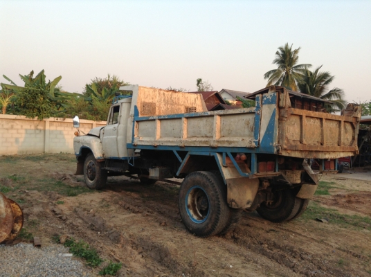 ขายรถ 6 ล้อดั๊มหัวยาว อีซูซุ เครื่อง 6 BB1 145  แรง พวงมาลัยเพาเวอร์  เบรคทิฟฟี่  เฟืองท้ายใหญ่  ทะเบียนครบพร้อมโอน