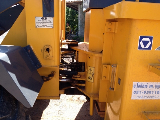 ขายรถตักล้อยางอย่างสวยเลย บุ้งกี๋ตักได้ 1.5 คิว ขุดหลังได้ ใช้มา 700 ชม.เอกสารพร้อมโอน