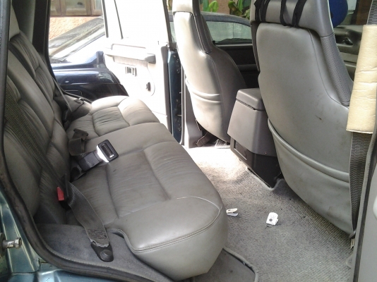 ขายด่วนครับ ก่อนที่จะแยกชิ้นส่วน แลนด์โรเว่อร์ ปี95 เครื่อง V8 1UZ 3.9CC 4X4 เบนซิน ขายด่วนครับ ก่อนที่จะแยกชิ้นส่วน แลนด์โรเว่อร์ ปี95 เครื่อง V8 1UZ 3.9CC 4X4 เบนซิน