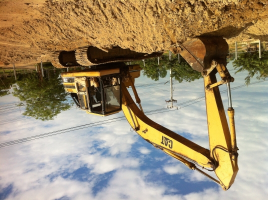 ขายรถแม็คโค  CAT V2. 320b รถสภาพเดิมเอกสารเล่มทะเบียนพร้อมโอน