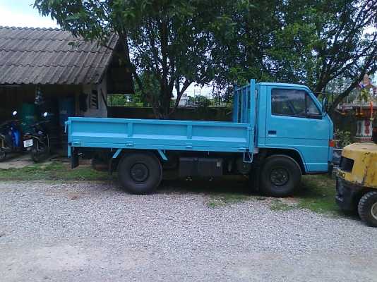 ขาย..รถสี่ล้อ ISUZU NKR ปี 34 รถสวยทั้งคัน มีทะเบียนครบ.