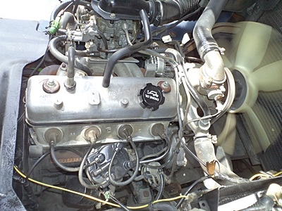 ขายรถยกโตโยต้า 2 ตัน รุ่น5 เครื่องเบนซิน กระบอกคู่ เสาสูง 3 เมตร งาหมุน 360 องศา ยางตัน   พวงมาลัยเพาเว่อร์  สีเดิมจากนอก นำเข้าจากญี่ปุ่น ใช้งานได้ทันที