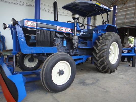 FORD NEWHOLLAND 6640  พร้อมใบดัน+ผาน7 ทะเบียนครบ((086-2126921))