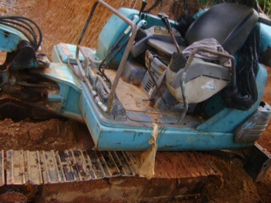 PC30-7  สภาพพร้อมใช้ หากสนใจเฉพาะ PC30 ก็ยินดีขายค่ะ