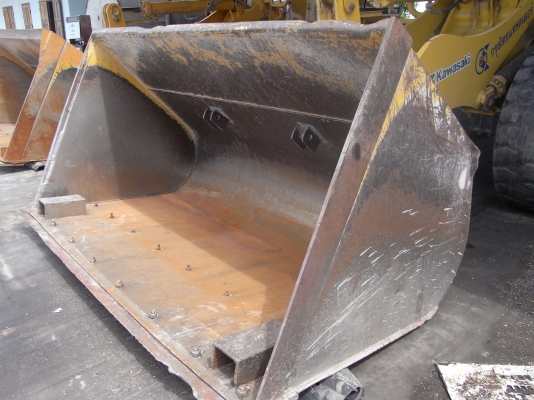 ขายรถตักล้อยาง ยี้ห้อ KAWASAKI 70ZIV-2 แขนยาวพิเศษ 14xxx ชั่วโมง