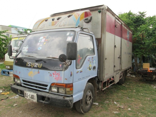 ขาย Isuzu NPR 6ล้อ หัวการ์ตูน รถห้าง ยาว5ม. ปี99. ขาย Isuzu NPR 6ล้อ หัวการ์ตูน รถห้าง ยาว5ม. ปี99.
