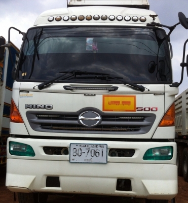 HINO MEGA Series 500 - 344 HP EURO2 ปี 52 สิบล้อดั๊มพ์ 2 เพลา กระบะดั๊มพ์เหล็ก 12 ตันของสามมิตรลอนเฉียงสวยจัดรอบคันเดิมๆ เครื่องแน่นแรงดี ภายในเก๋งคอนโซลสวยครบพร้อม CD แอร์ พ.เพาเวอร์ ก.ไฟฟ้า เบรคทริ๊ปฟี้ ช่วงล่างยางสภาพดี 80\% เอกสารทะเบียนภาษีครบพร้อมโอน
