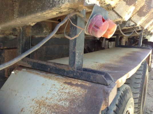 ขายกระบะดั๊มพ์ท้องเรือ