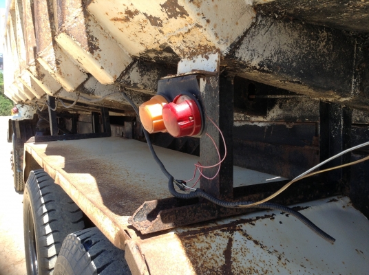 ขายกระบะดั๊มพ์ท้องเรือ