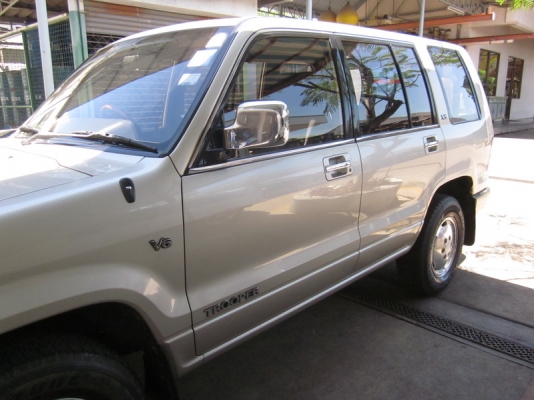 ขายรถยนต์ 4WD ISUZU TROOPER สภาพดี
