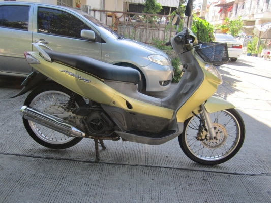 ยังไงก็ขาย Nouvo ตัวเก่า ปี47 ทะเบียน : ภาษี พรบ ไม่ ขาด29-6-56  เอกสารโอนให้ คับผม สภาพเครื่อง : เครื่องดีเดิมๆ ไม่เคยแกะ วิ่งดีไม่มีปัญหา ขี่กลับบ้านได้เลย คาร์บูเรเตอร์: เดินเบานิ่งปกติ ท่อไอเสีย : ท่อเดิมๆ สายพาน : ใช้งานปกติ ชุดเฟื่องท้าย:ไม่หอนไม่ดั