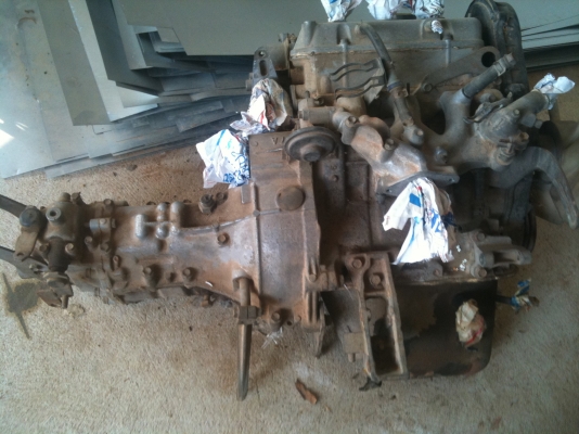 เครื่องยนต์ Daihatsu 660 cc พร้อมเกียร์ ราคา 4,500 เครื่องยนต์ Daihatsu 660 cc พร้อมเกียร์ ราคา 4,500