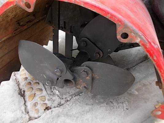 รหัส:13001153รถพรวนดินเดินตามROBINเบนชิล(3.5ps)มีชุดพรวนดินกว้าง55cm.รถพร้อมทำงานติดเครื่องง่าย