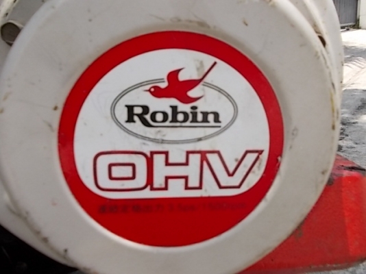 รหัส:13001153รถพรวนดินเดินตามROBINเบนชิล(3.5ps)มีชุดพรวนดินกว้าง55cm.รถพร้อมทำงานติดเครื่องง่าย