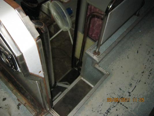 ประกาศขายรถบัสVIP2ชั้น ทะเบียน 30 - 0049 มุกดาหาร (ราคาไม่แพง) ด่วน