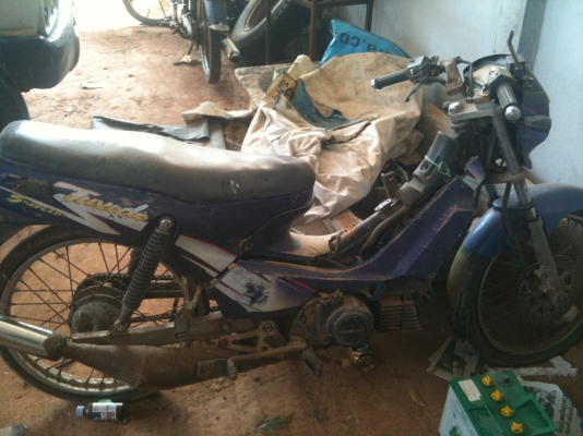 ดรีม 2 คัน ขับได้เริ่มต้น 4,000 บาท มอเตอร์ไซค์หลายคัน