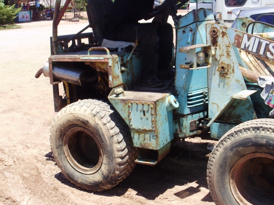 รถตักล้อยาง