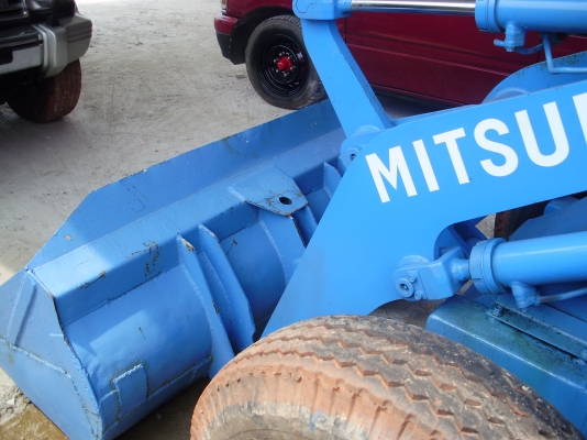 รถตักล้อยาง